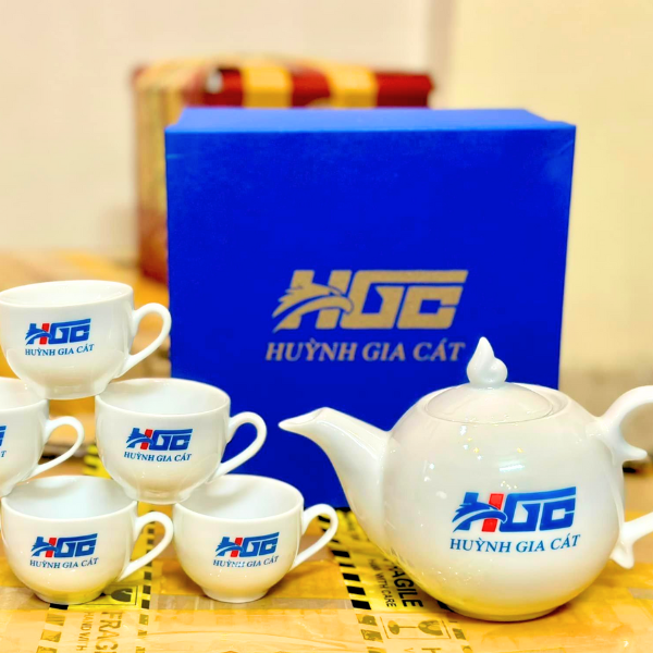 Những lưu ý khi đặt ấm chén in logo làm quà tặng