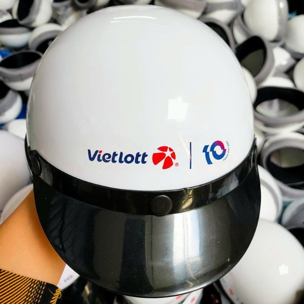 Lợi ích khi đặt sớm mũ bảo hiểm làm quà Tết