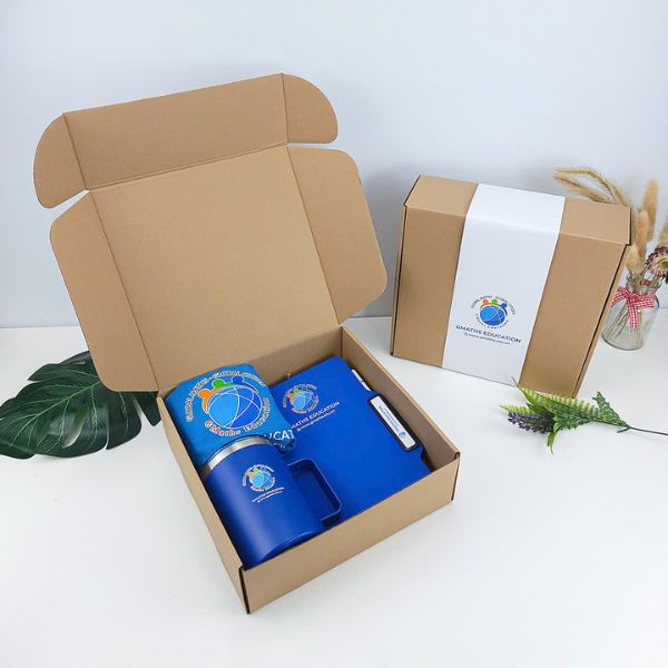 Lưu ý khi đặt quà Tết cho nhân viên