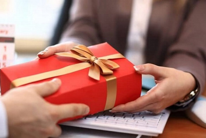 Tiêu chí chọn quà Tết cho nhân viên ý nghĩa và phù hợp