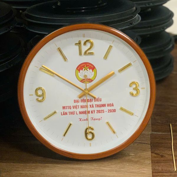Đồng hồ treo tường in logo