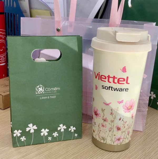 Vì sao doanh nghiệp nên chọn quà Tết in logo