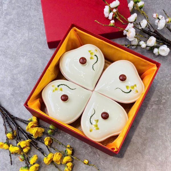 Kinh nghiệm vàng khi đặt in khay mứt Tết số lượng lớn