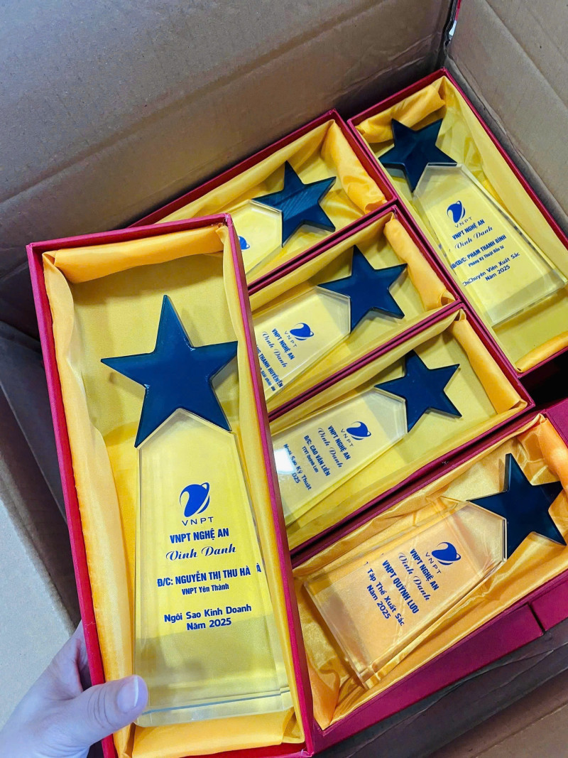 Ý nghĩa của cúp pha lê trong vinh danh nhân viên cuối năm