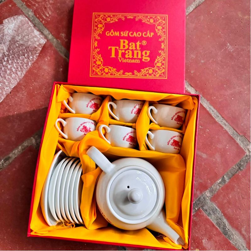 Ấm Chén Bát Tràng In Logo Theo Yêu Cầu - Quà Tặng Thiên Việt Ấm chén Bát Tràng in logo phù hợp với những dịp nào