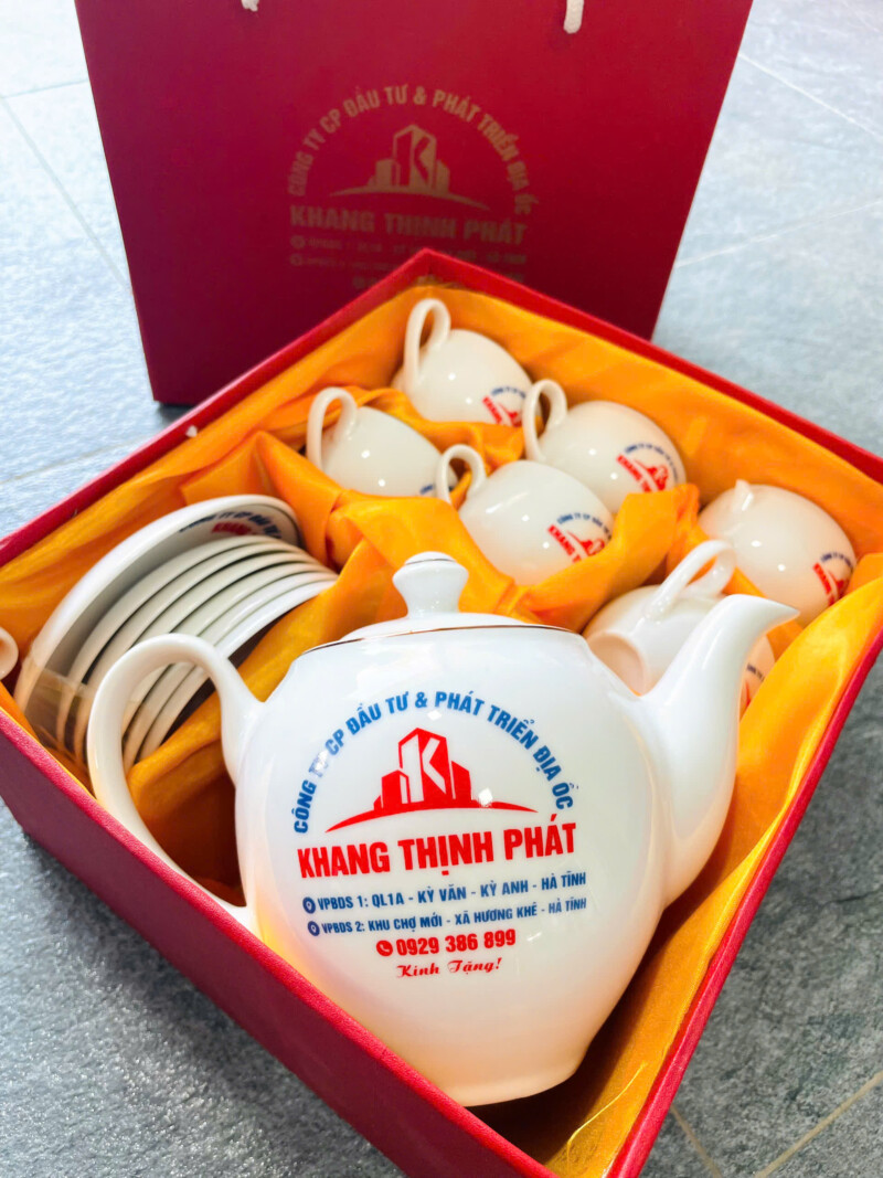 Ấm Chén In Logo Làm Quà Tặng Doanh Nghiệp: Gợi Ý Mẫu Đẹp, Dễ Ứng Dụng - Quà Tặng Thiên Việt Vì sao nên chọn ấm chén làm quà tặng doanh nghiệp