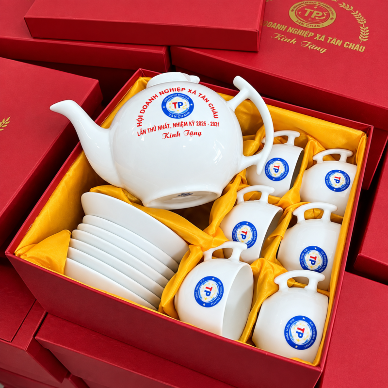 Chi phí in logo lên ấm chén gồm những gì